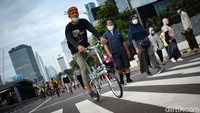 Tak hanya orang dewasa, sejumlah anak dan remaja juga terlihat antusias beraktivitas saat CFD diberlakukan di kawasan Sudirman-Thamrin pada Minggu (29/5) pagi.
