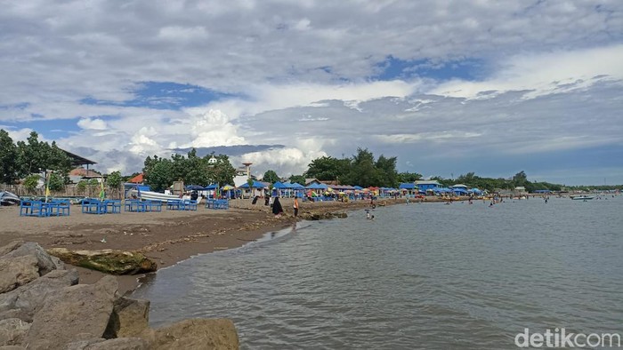 Pantai Biru Makassar