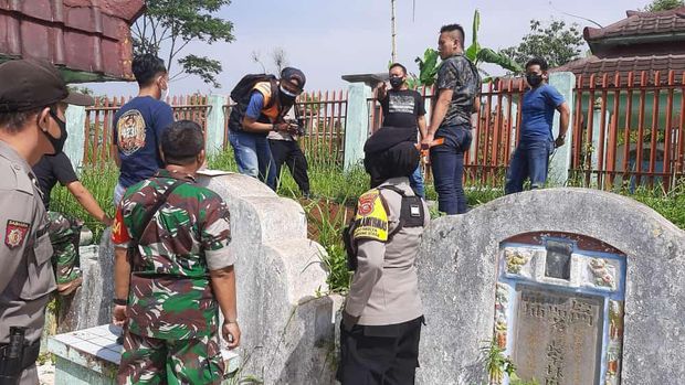 Penyelidikan makam Cina yang dibongkar di Sumedang.