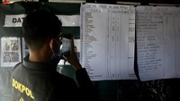 Untuk diketahui, KM Ladang Pertiwi yang  membawa 42 penumpang tenggelam di perjalanan saat hendak menuju Pulau Kalmas Kabupaten Pangkep dari Pelabuhan Paotere Makassar.  ANTARA FOTO/Abriawan Abhe. 