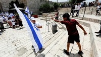 Aksi pawai ini dinilai kontroversial karena dianggap dapat memperburuk ketegangan antara Palestina dan Israel. REUTERS/Ammar Awad.