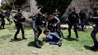 Mengutip Reuters, Israel melihat seluruh Yerusalem sebagai ibu kota abadi dan tak terpisahkan, sementara Palestina menginginkan bagian timur sebagai ibu kota negara mereka. REUTERS/Ammar Awad. 