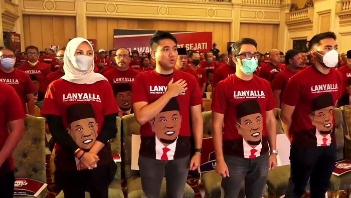 Ribuan Relawan LaNyalla The Next President 2024 melakukan rapat konsolidasi untuk wilayah Jawa Timur. 

Rapat tersebut untuk menyatukan misi yaitu menjadikan Ketua DPD RI, AA LaNyalla Mahmud Mattalitti sebagai Presiden di tahun 2024 mendatang.