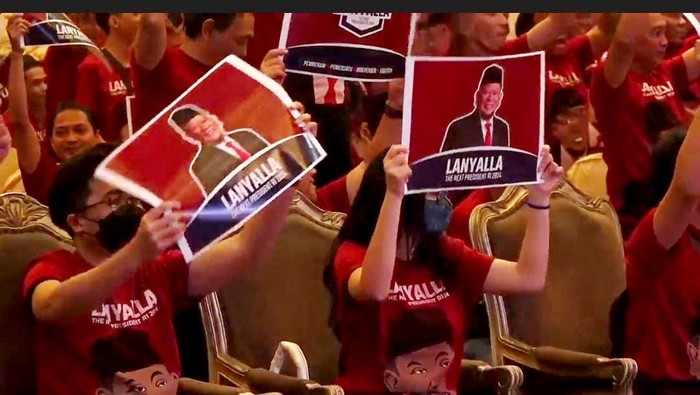 Ribuan Relawan LaNyalla The Next President 2024 melakukan rapat konsolidasi untuk wilayah Jawa Timur. 

Rapat tersebut untuk menyatukan misi yaitu menjadikan Ketua DPD RI, AA LaNyalla Mahmud Mattalitti sebagai Presiden di tahun 2024 mendatang.