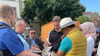 Ridwan Kamil bertemu Kepala Polisi Maritim Urs Käller dan Kepala Polisi Regional Thomas Müller saat proses pencarian Eril (Foto diambil dari situs resmi Kemlu RI kemlu.go.id)