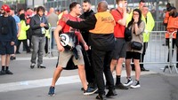 Momen Kacau Suporter Liverpool Vs Polisi di Final Liga Champions!
