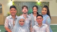 Pernikahan itu dihadiri kerabat dan keluarga keduanya. Foto: Instagram