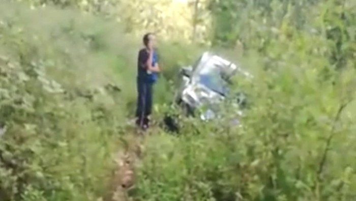 viral ertiga terjebak di tengah hutan