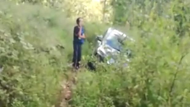 viral ertiga terjebak di tengah hutan