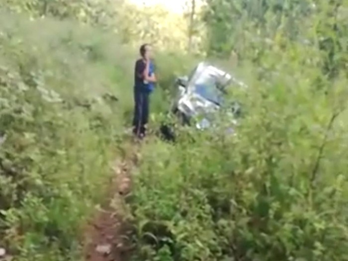 viral ertiga terjebak di tengah hutan