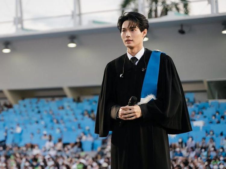 Potret Wisuda Win Metawin bak Fanmeeting!