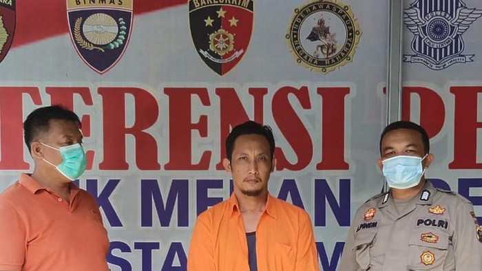 Polsek Medan Area mengamankan seorang anak laki - laki yang mengancam ayah kandungnya sendiri di Jalan Menteng VII, Gang Patriot, Kelurahan Menteng, Kecamatan Medan Denai. Motifnya sang anak karena sering ditegur ayahnya. Istimewa