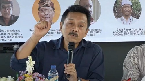 Anggota hakim Makamah Konstitusi (MK) Periode 2015-2020, I Dewa Gede Palguna menyampaikan kritiknya pada acara diskusi publik dengan tema “Mau Dibawa Kemana Pendidikan Bali?” yang digelar oleh Forum Peduli Pendidikan (FKPP), Minggu (29/5)
