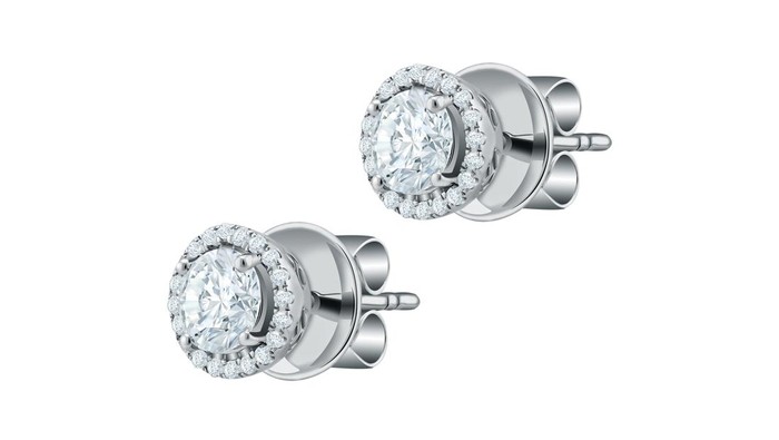 Anting Berlian Mondial Pernikahan Maudy Ayunda
