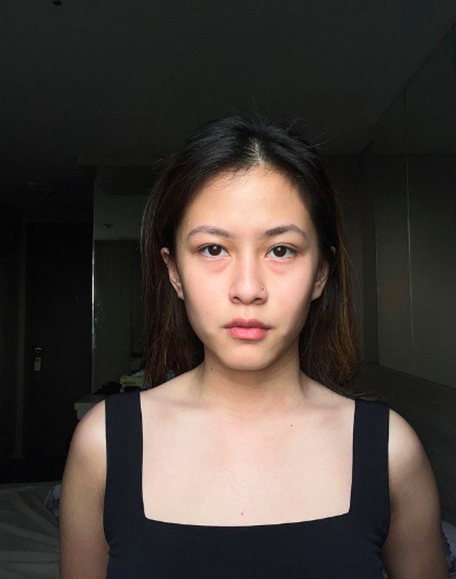 Hasya Kyla, personel JKT 48 sekaligus kakak dari Zara Adhisty baru-baru ini mengunggah foto tanpa makeup. Hasya memperlihatkan kantung matanya. Foto: dok. Instagram