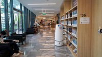 Canggih! Ini Deretan Robot-robot Pekerja di Singapura. Picture taken April 22, 2022.   REUTERS/Travis Teo