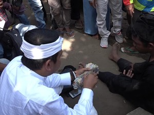 Pengemis Pura-pura Disabilitas di Subang, Sehari Dapat Rp 500.000