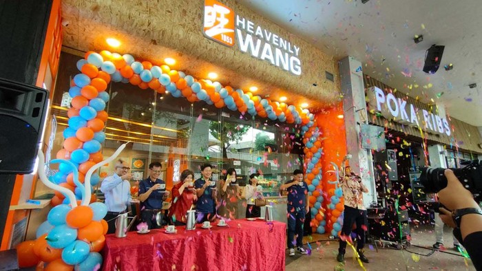 Gerai Heavenly Wang mulai beroperasi di Summarecon Mall Serpong. Peresmian restoran tersebut dihadiri oleh Duta Besar Singapura untuk Indonesia Mr. Anil Kumar.