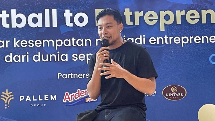 Diskusi bertema 'From Football to Entrepreneur' digelar di Jakarta. Kegiatan ini mengajak insan sepakbola berbisnis dan berwirausaha.