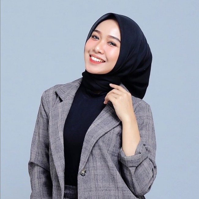 Wanita yang berusia 24 tahun ini kerap membagikan berbagai kegiatan di akun Instagramnya @eggyfegri. Salah satunya saat Eggy menjalani serangakaian sesi foto selama masa karantina Puteri Indonesia 2022 Foto: Dok. Instagram @eggyfegri.