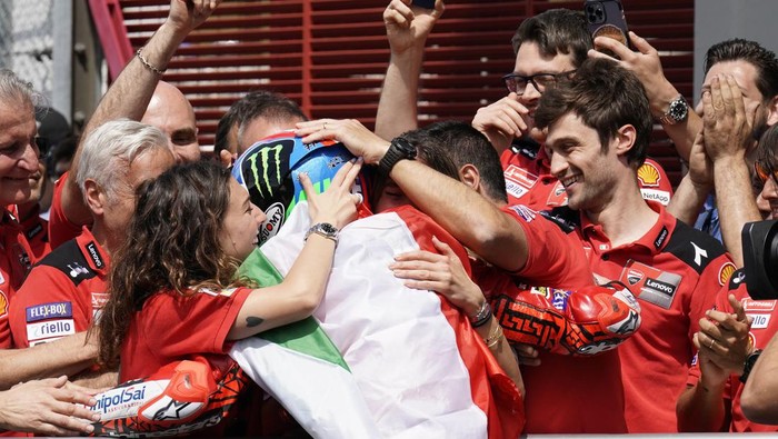 SCARPERIA, ITALY - MAY 29: Francesco Bagnaia of Italy and Ducati Lenovo Team celebrate the victory of the Gran Premio dItalia Oakley at Mugello Circuit on May 29, 2022 in Scarperia, Italy. (Photo by Danilo Di Giovanni/Getty Images)