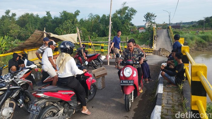 Jembatan Kacangan Gresik