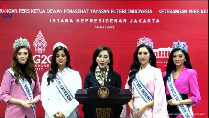 Jokowi Bertemu Puteri Indonesia 2022