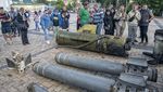 Kala Rudal Rusia Jadi Tontonan Warga Ukraina