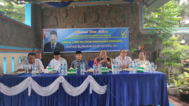 Kegiatan sosialisasi peraturan daerah tentang penyelenggaraan perpustakaan.
