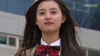 Dalam sitkom itu, Kim Ji Won dikisahkan tinggal di sebelah rumah yang ditempati Krystal dan Lee Jong Suk. (Foto: dok. MBC) 