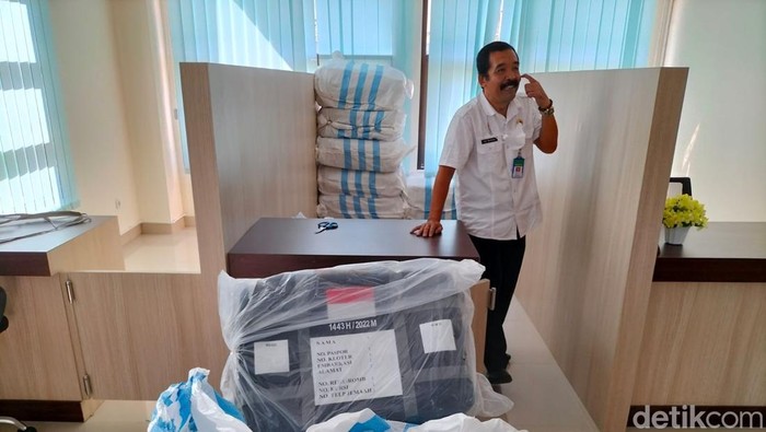Koper untuk jemaah calon haji Boyolali mulai didistribusikan, Senin (30/5/2022).