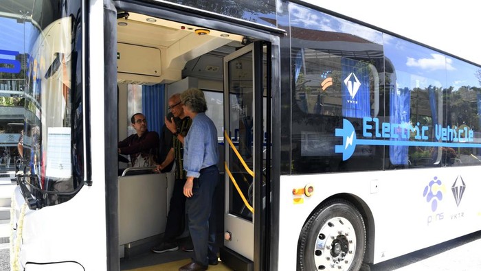 Innovation Lab of Transport Electrification diresmikan di kampus Politeknik Elektronika Negeri Surabaya (PENS). Ini menjadi pusat riset dan inovasi elektrifikasi transportasi.