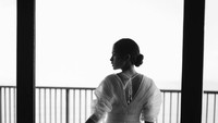 Maudy Ayunda tampak belakang. Foto: Instagram