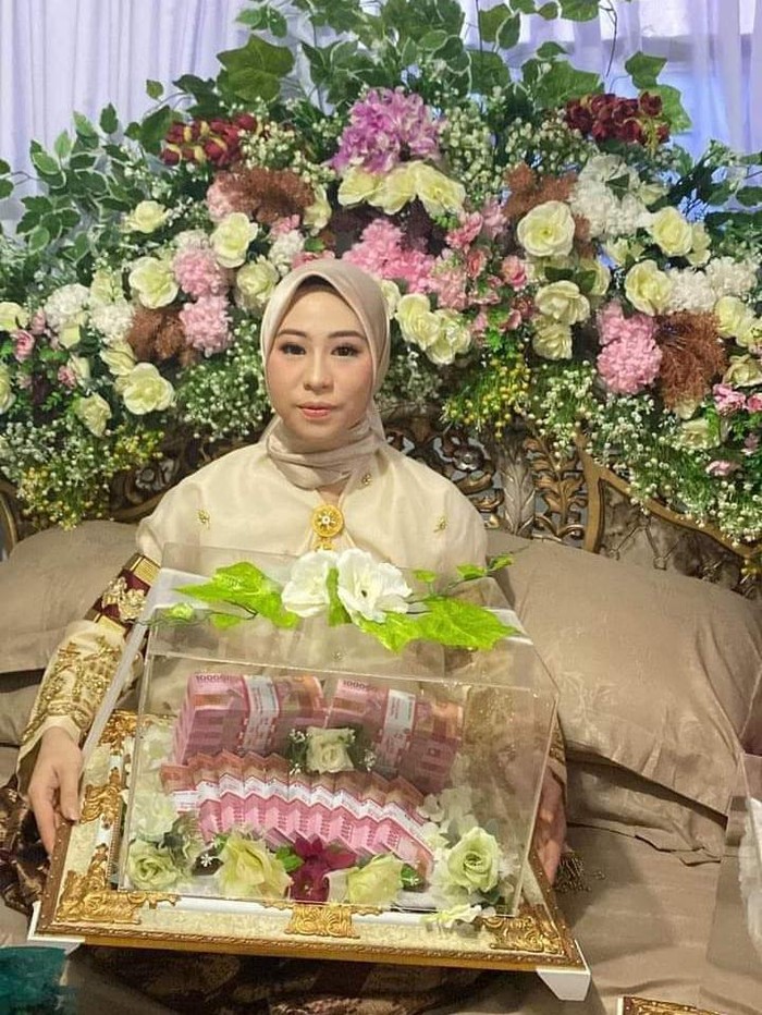 Mempelai wanita yang dilamar uang panaik Rp 300 juta, sawah, showroom mobil hingga rumah