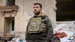 Momen Presiden Ukraina Melihat Dampak Kerusakan Perang di Kharkiv
