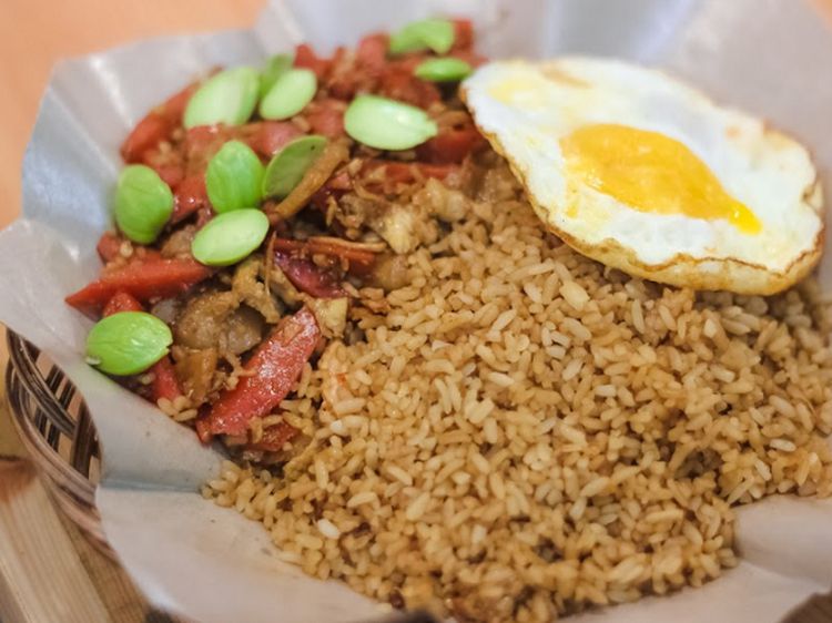 20 Nasi Goreng Gila Komplet Rp 20 Ribuan Ada di Sini!