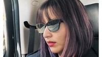 Nia Ramadhani juga memberikan warna ungu di rambutnya. Foto: Instagram Nia Ramadhani