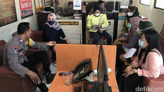 Para korban arisan dan investasi Magenta di Rembang lapor polisi, Senin (30/5/2022) pagi.