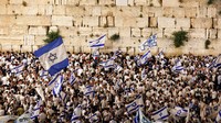 Peringatan Hari Yerusalem pada tahun lalu dilaporkan memicu terjadinya konflik yang berlangsung selama 11 hari. Serangan roket Hamas ke Israel yang dibalas negara itu dengan serangan balik menyebabkan ratusan warga Palestina tewas dan belasan orang lainnya tewas di Israel.(Ronen Zvulun/Reuters).