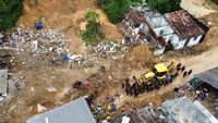 Foto-foto Tanah Longsor Di Brasil, Uruk Rumah, Tewaskan Puluhan Orang