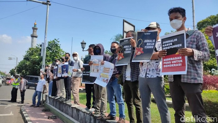 Peringatan Hari Pers Sedunia di Cirebon.