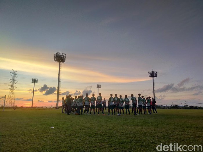 Persebaya Surabaya akan mengikuti turnamen pramusim Piala Presiden 2022. Persebaya masuk Grup C.