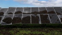 Penampakan panel surya yang rusak akibat serangan rudal.