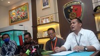 Polda Jabar berhasil mengungkap komplotan pemalsu merek benih hortikultura yang memanfaatkan social media dan market place sehingga berpotensi sangat merugikan petani hortikultura Indonesia hingga Rp 600 miliar dan mengancam keberhasilan program ketahanan pangan nasional. 