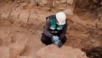 Potret Arkeolog Temukan Kuburan Kuno Pertama di Kota Lima