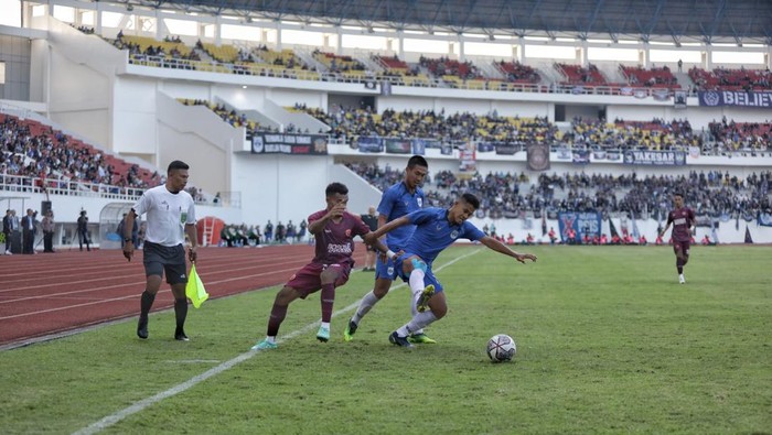 PSM melawan PSIS di Stadion Jatidiri Semarang