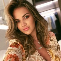 Wanita asal Brazil tersebut mengaku memang suka sepakbola sejak kecil. Ia terinspirasi dengan gaya bermain Ronaldinho kemudian tertarik untuk mencoba jadi bintang lapangan.Foto: Instagram @rebecatavares