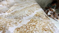  Tempat untuk pelatihan tersebut juga memproduksi batik dengan berbagai motif.