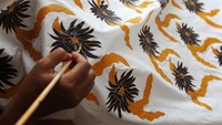 Seperti diketahui, batik Indonesia resmi diakui oleh UNESCO pada 2 Oktober 2009 sebagai Warisan Budaya Takbenda