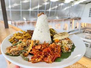 Sand & Salt: Kafe Nuansa Pantai Ini Punya Nasi Campur Bali Sedap